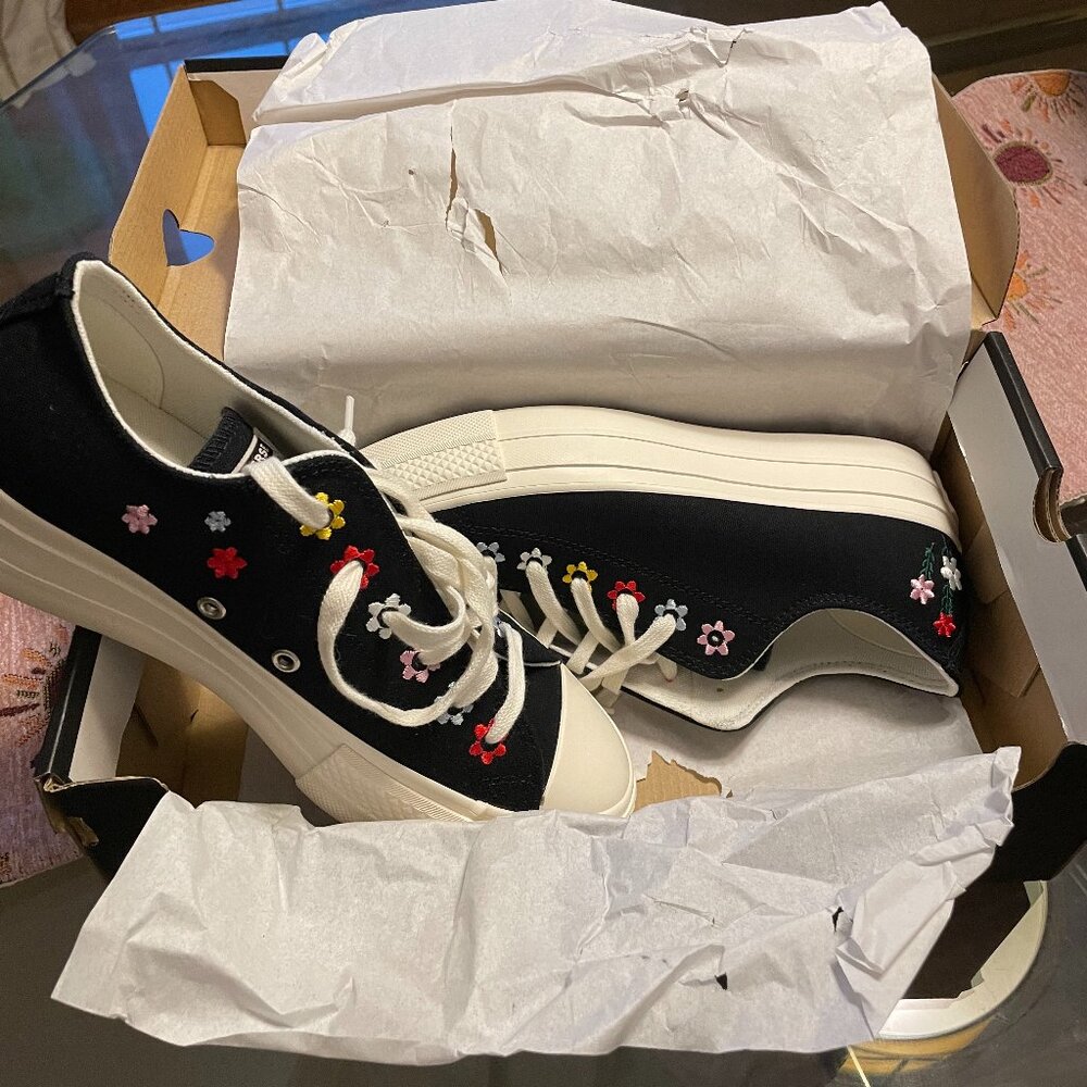 NIB Converse Floral Embroidered All Star Lift 7.5